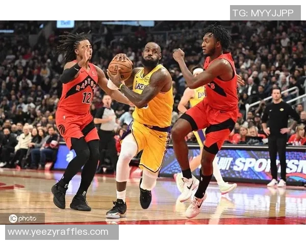 詹姆斯传球助攻决胜球打破纪录成就经典瞬间 詹姆斯传球助攻决胜球打破纪录成就经典瞬间